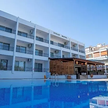 فندق Tunan